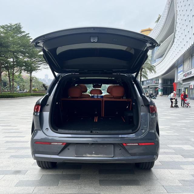 Pre-Owned Tang L EV 2025 Model 600KM 4WD LiDAR Flagship Version