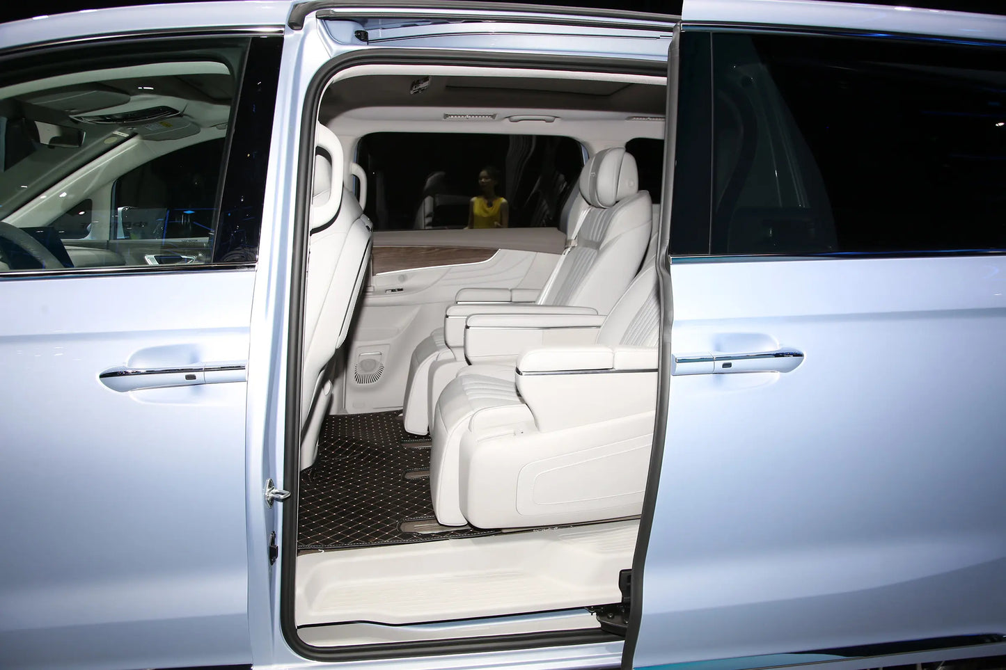 سايك موتور رووي iMAX8 EV