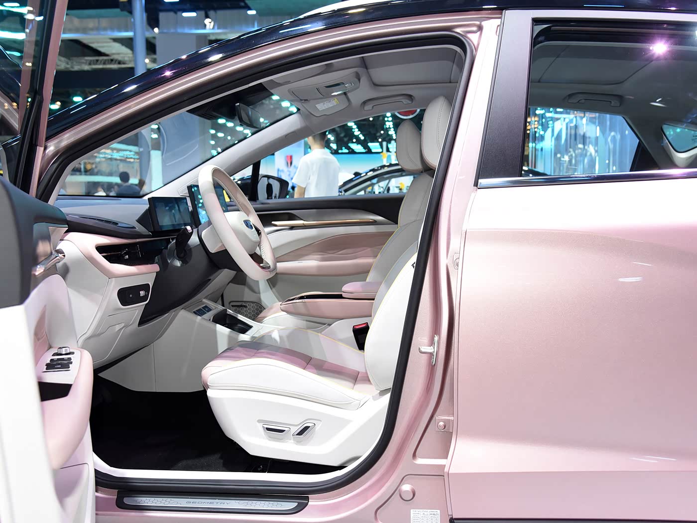 Geely Géométrie M6
