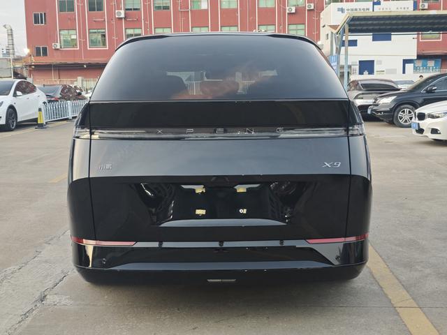 Certificated Pre-Owned XPENG X9 2025 All-Electric 650 Long Range Max -u22352047