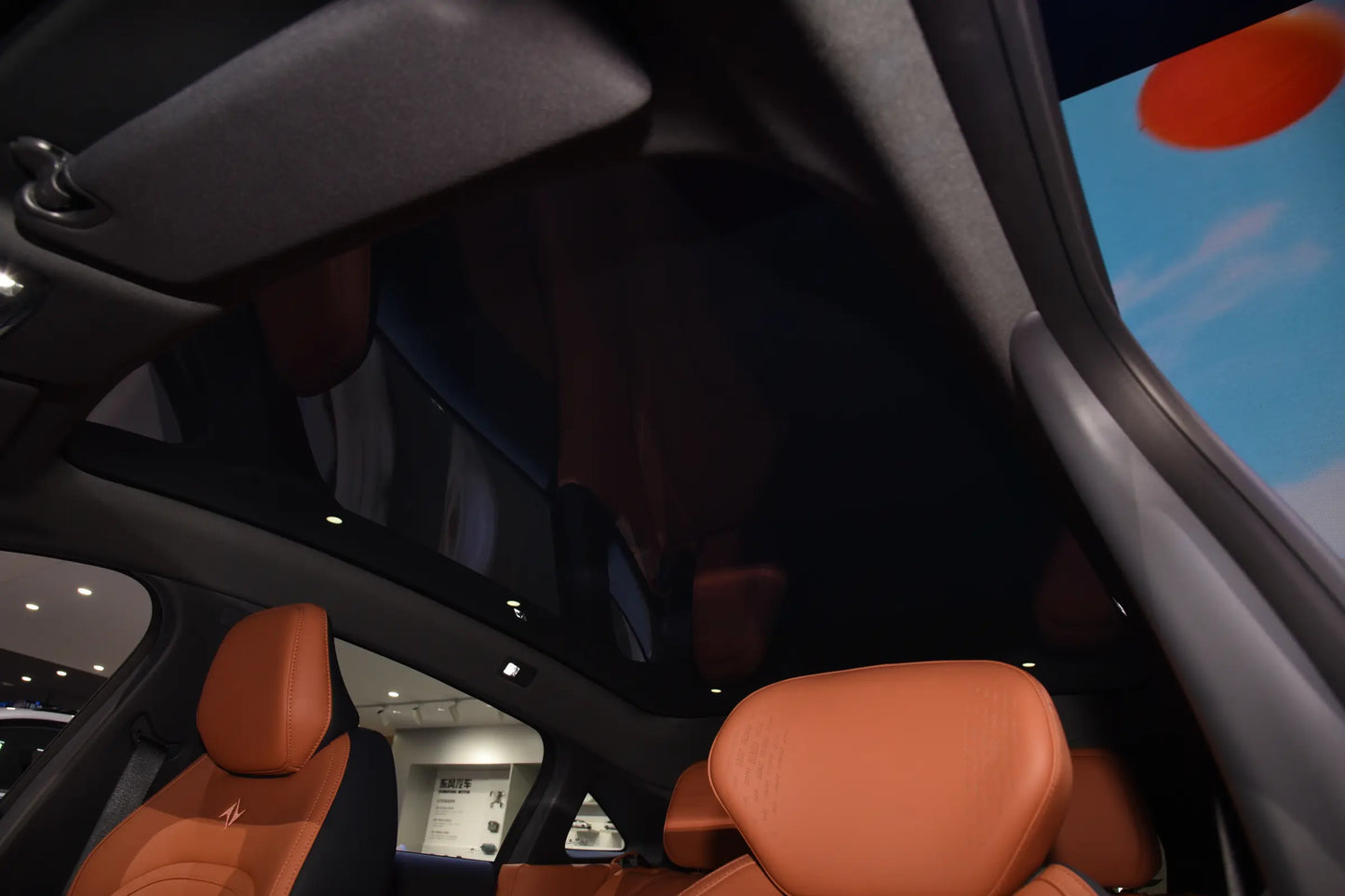 Dongfeng eπ007-Hybride REEV