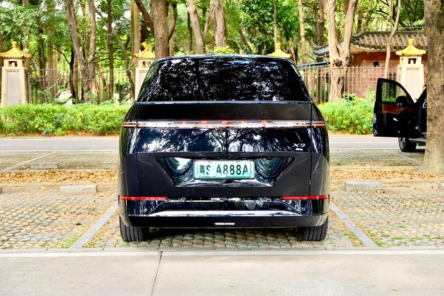 Certificated Pre-Owned XPENG X9 2024 702 Ultra Long Range Max-u22131196