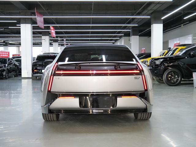 جهاز XPENG P7 2025 702 طويل المدى Ultra معتمد ومستعمل