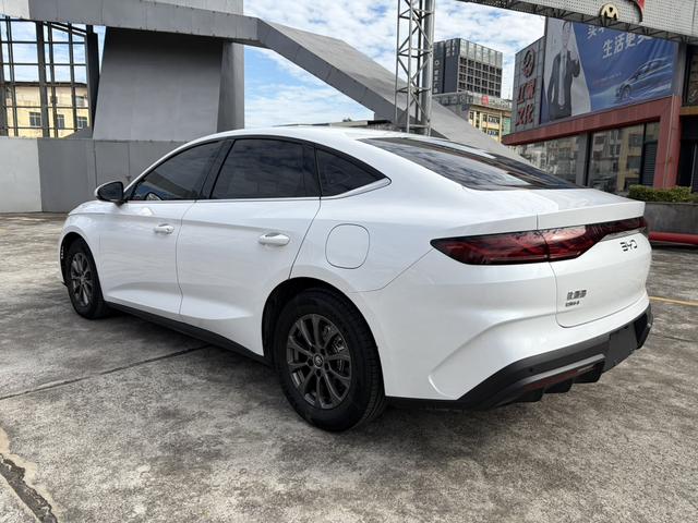 BYD Qin L DM 2024 DM-i 80KM Leading Edition d'occasion certifiée