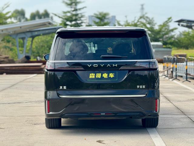 Certificated Pre-Owned VOYAH Dreamer PHEV 2025 Four-wheel Drive Flagship Kunpeng Edition -u22066882