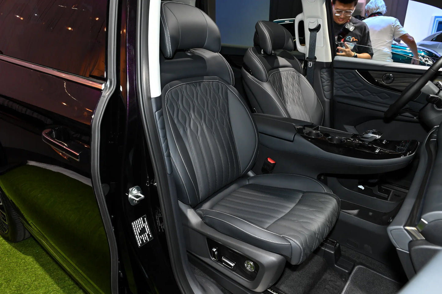 Dongfeng Forthing Wind Planet Ocean V9 - Hybride PHEV