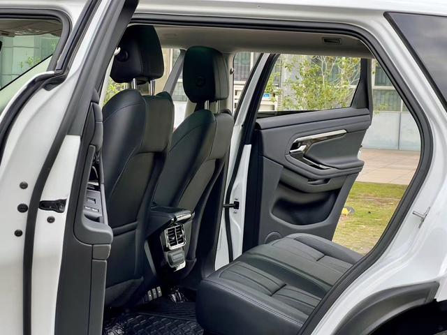 Certificated Pre-Owned Range Rover Evoque PHEV 2023 Evoque L P300e Plug-in Hybrid Version -u22018545