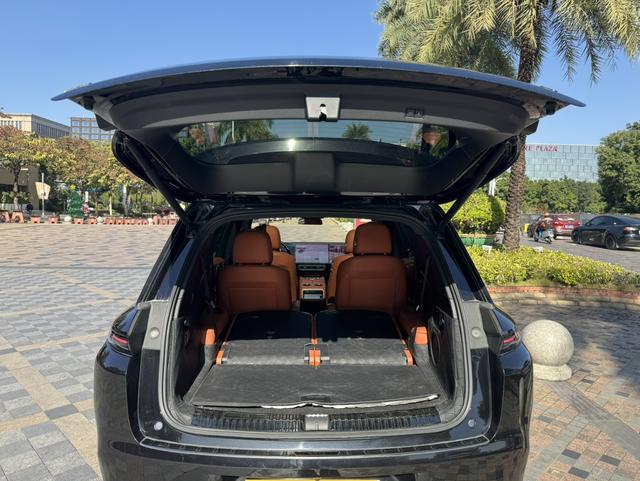 Pre-Owned Li L8 2023 Pro Version