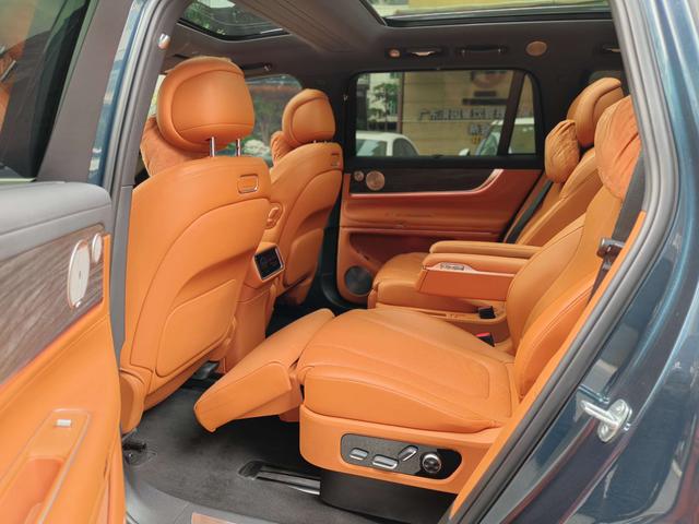 Certificated Pre-Owned Wenjie M9 2025 Extended-Range Ultra Six-Seater Edition -u22222885