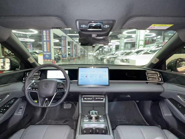 Certificated Pre-Owned BYD Qin L DM 2024 DM-i 120KM Transcendence Edition -u22685879