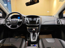 Certificated Used Ford Focus 2012 Model Hatchback 1.6L Automatic Fashion Style Trim