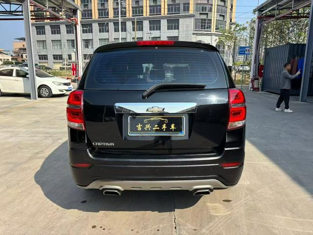 Certificated Used SAIC-GM Chevrolet Captiva 2015 Model 2.4L Two-Wheel Drive City Edition 7-Seat