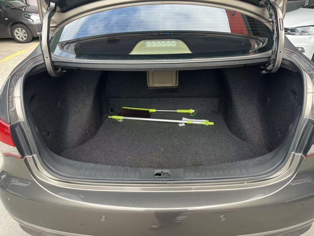 Certificated Pre-Owned Dongfeng Nissan Sylphy 2012 Classic 1.6XE Manual Comfort Edition - u22114443