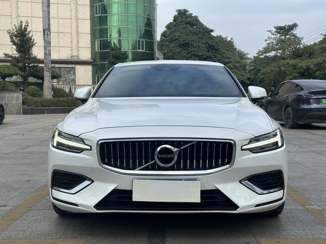 Certificated Pre-Owned Volvo S60 2020 T4 Inscription Luxury Edition - u22692537
