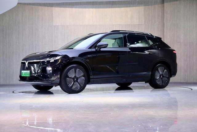 Certificated Pre-Owned VOYAH Zhiyin 2024 Long Range Super Charge Edition -u21263057