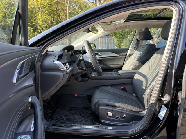 Certificated Pre-Owned Hongqi H5 2024 2.0T Automatic Intelligent Connected QiChang Edition - u22607280