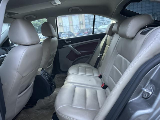 Certificated Pre-Owned Skoda Octavia 2013 2.0L Manual Yijie Edition - u21014256