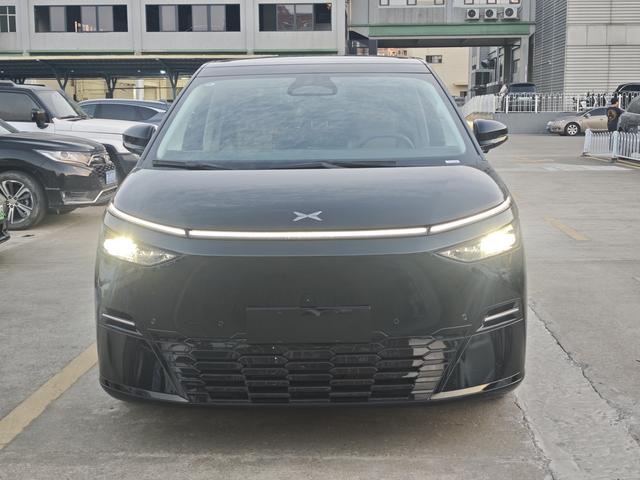 Certificated Pre-Owned XPENG X9 2025 All-Electric 650 Long Range Max-u21687216