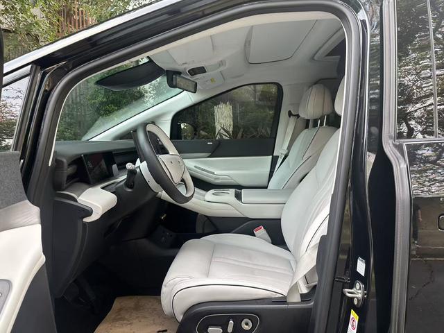 جهاز XPENG X9 2024 702 فائق المدى الاحترافي معتمد ومستعمل