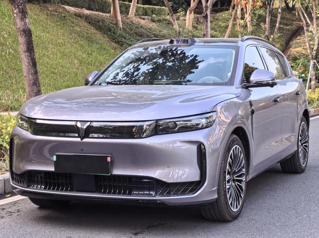 Certificated Pre-Owned VOYAH FREE 2025 Edition FREE+ Four-Wheel Drive Qiankun Version -u22095112