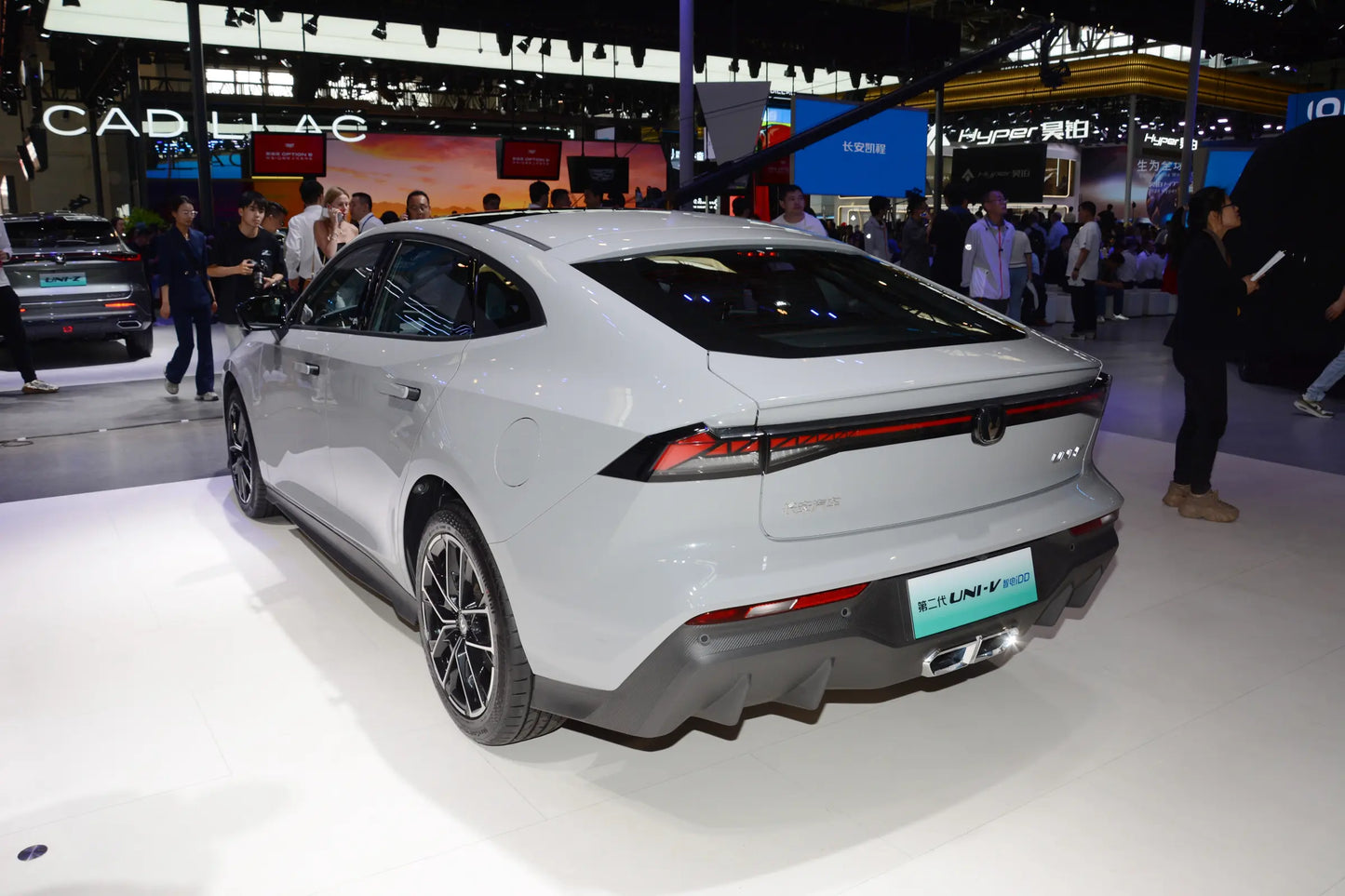 Dongfeng Nissan Venucia V DD-i -Hybride PHEV