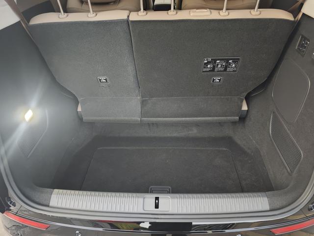 Certificated Pre-Owned XPENG X9 2025 All-Electric 650 Long Range Max -u22352047