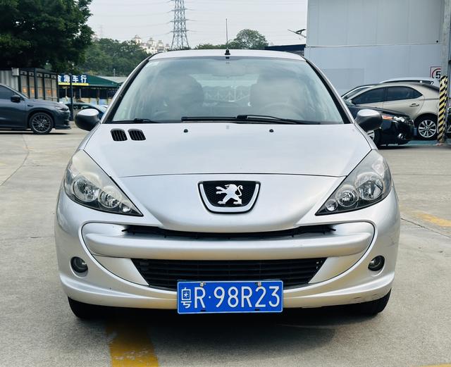 Certificated Pre-Owned Peugeot 207 2013 CROSS 1.4L Manual Pinle Edition - u22136643