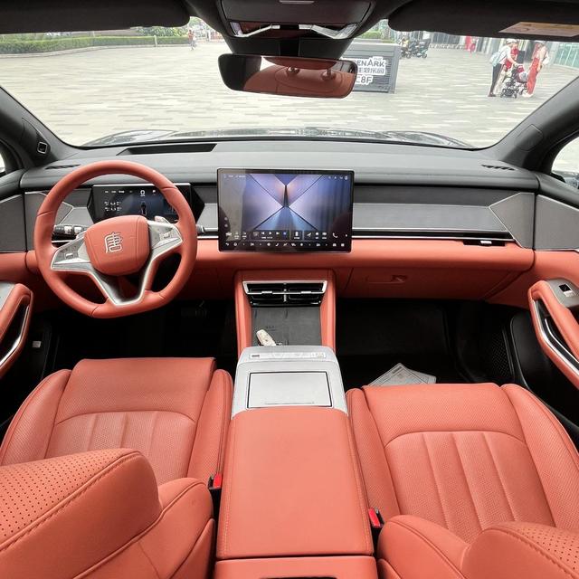 Pre-Owned Tang L EV 2025 Model 600KM 4WD LiDAR Flagship Version