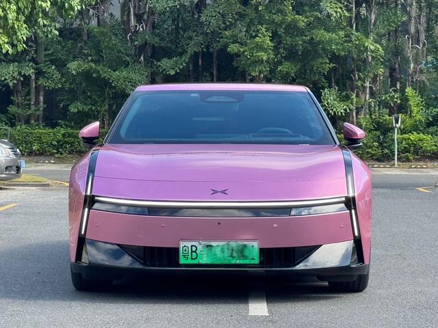 سيارة XPENG P7 موديل 2025 معتمدة مستعملة، دفع رباعي، أداء فائق، فائقة الأداء