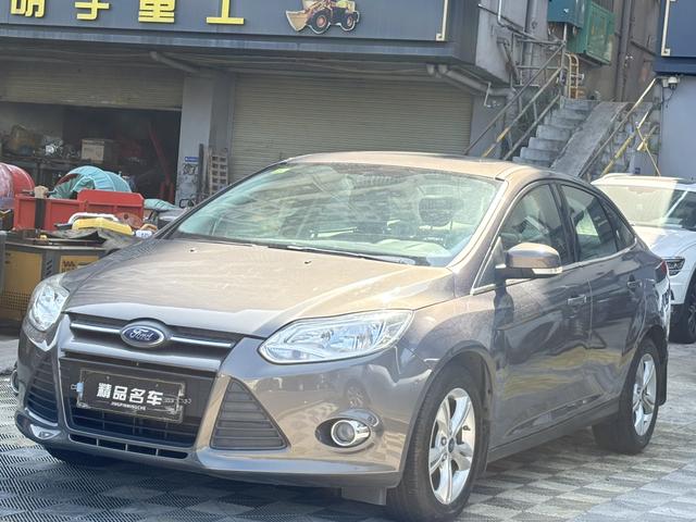 Certificated Pre-Owned Ford Focus 2012 Sedan 1.6L Automatic Fashion Edition - u22557826