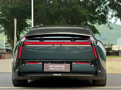 جهاز XPENG P7 2025 702 طويل المدى فائق الجودة معتمد ومستعمل