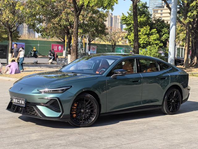 Certificated Pre-Owned Changan UNI-V 2025 Third Generation 2.0T High-Powered Edition - u22413619