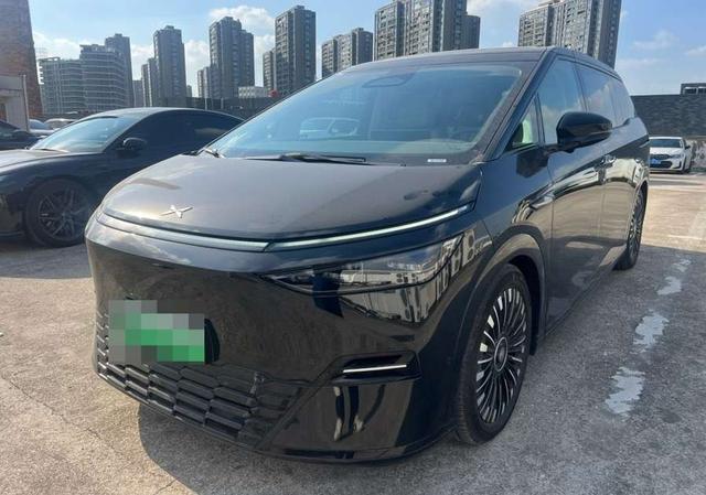 Pre-Owned XPeng X9 2025 Pure Electric 650 Long-Range Max