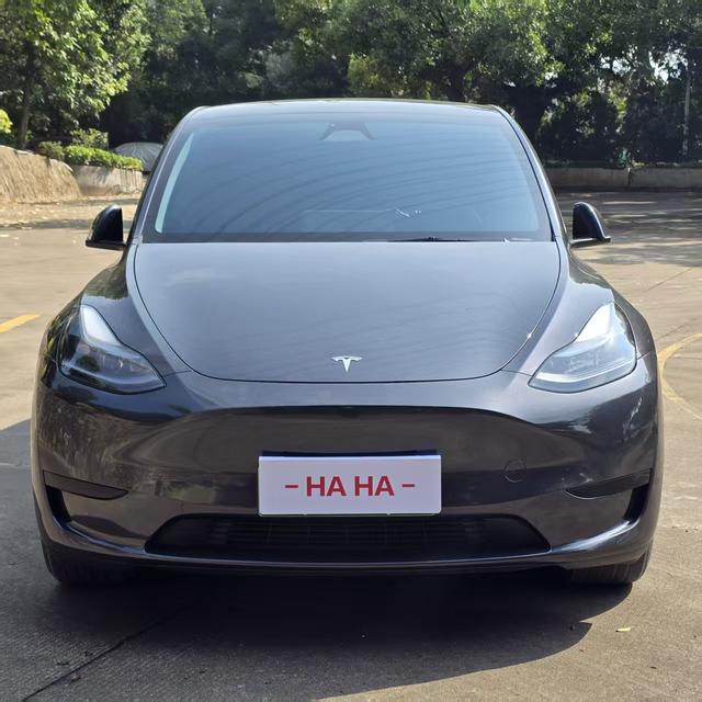 Pre-Owned Tesla Model Y 2024 Rear-Wheel Drive Version