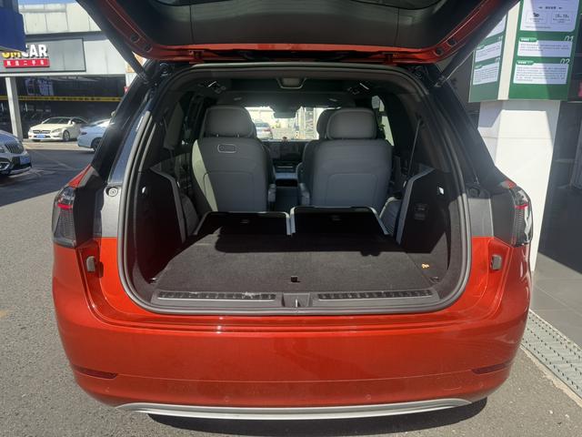 Pre-Owned AITO Wenjie M9 2024 Model Extended-Range Ultra 6-Seater Version