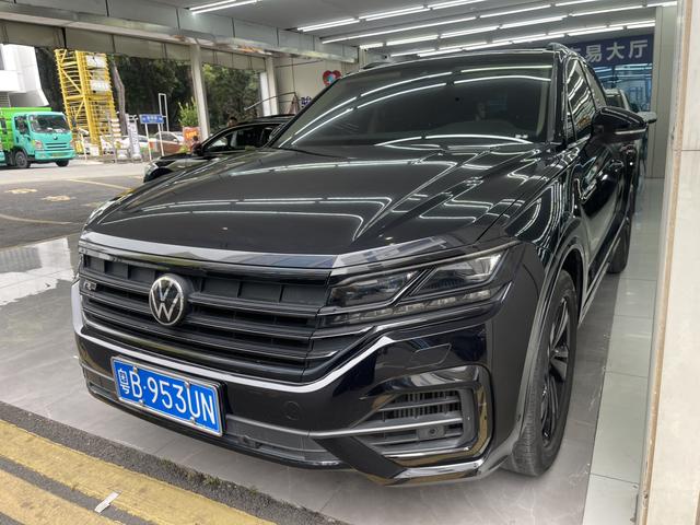 Certificated Pre-Owned Volkswagen Touareg 2021 3.0TSI R-Line Black Edition Sport Package - u22752457