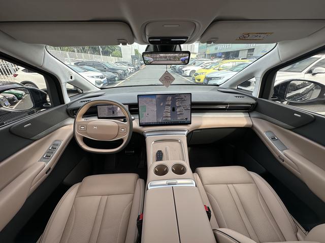 Certificated Pre-Owned XPENG X9 2025 All-Electric 650 Long Range Maxu21867911