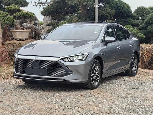 Certificated Pre-Owned BYD Qin PLUS DM 2023 DM-i Champion Edition 120KM Excellence Model -u22740569