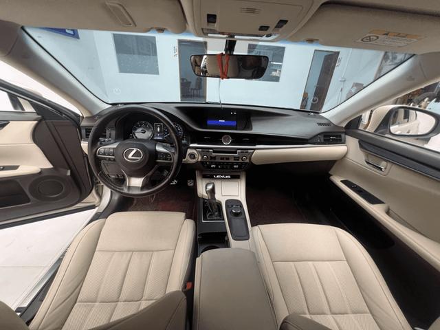 Certificated Pre-Owned Lexus ES 2016 Model 200 Midnight Special Limited Edition - u22065732