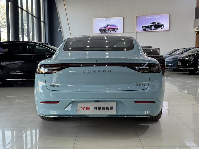 Certificated Pre-Owned Zhijie S7 2025 Max Rear-Wheel Drive Long-Range Edition