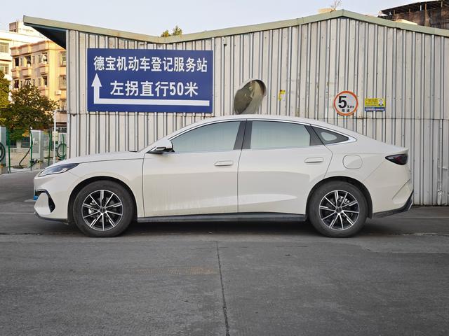 Certificated Pre-Owned BYD Seal 06DM 2024 DM-i 80KM Premium Edition -u22123127