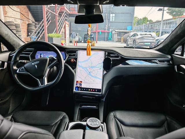 Pre-Owned Tesla Model S 2017 Model 75D Standard Range Version