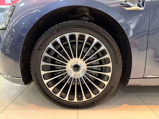 Pre-Owned AITO S9 2025 Extended Range Rear-Drive Ultra