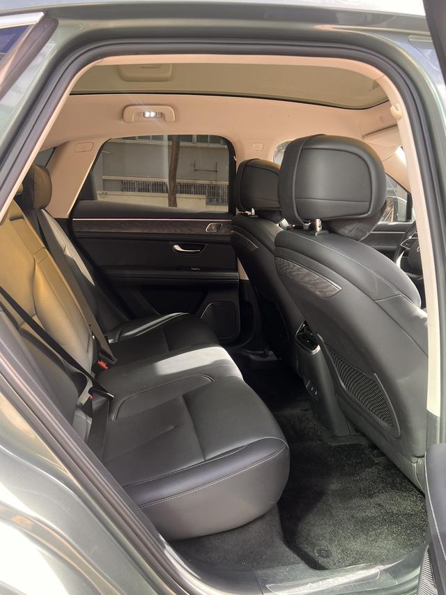 Pre - Owned 2022 AITO M5 Extended - Range 4WD Premium Edition