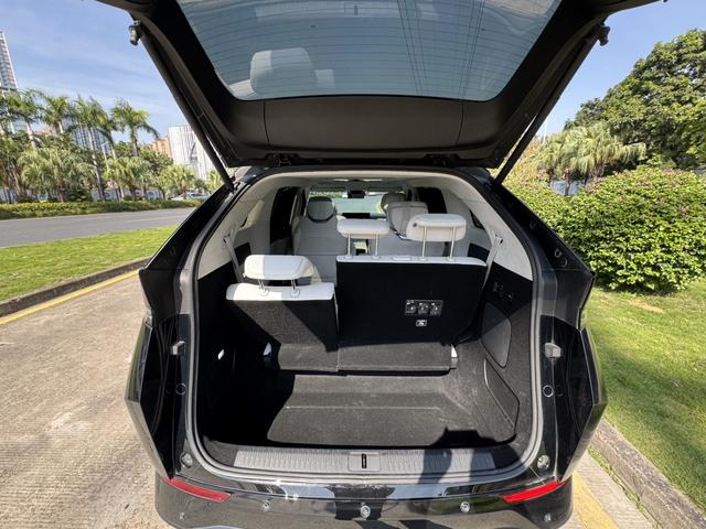 Certificated Pre-Owned XPENG X9 2024 702 Ultra Long Range Max-u21772463