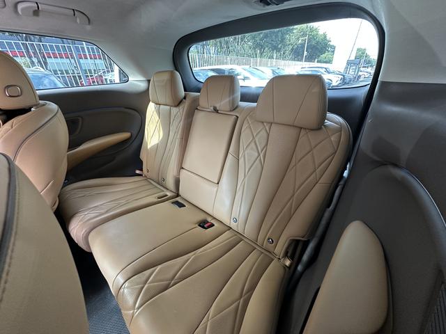 Certificated Pre-Owned Denza D9 DM 2022 970 4WD Flagship Edition -u22079054