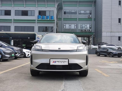 Certificated Pre-Owned Lynk & Co 08 EM-P 2023 220 AWD Performance Halo -u21901946