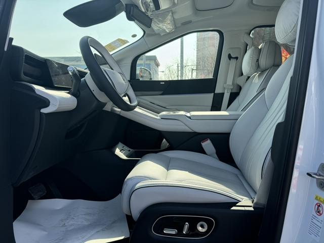 Certificated Pre-Owned XPENG X9 2025 All-Electric 650 Long Range Max -u22584407