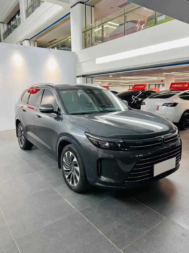 Pre - Owned 2022 Seres SF5 2WD Comfort Edition