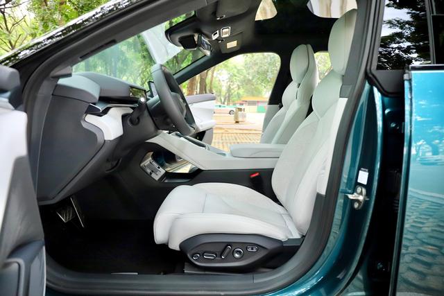 Certificated Pre-Owned XPENG P7 2025 702 Long Range Ultra-u22006768